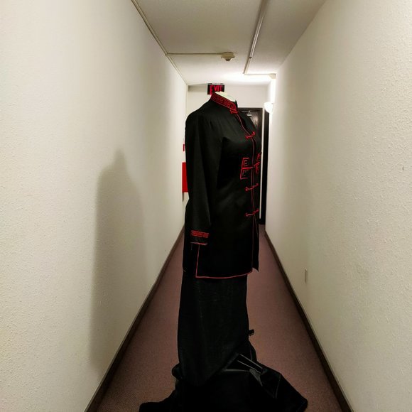 Chinese Embroidered Silk Suit - Picture 2 of 5